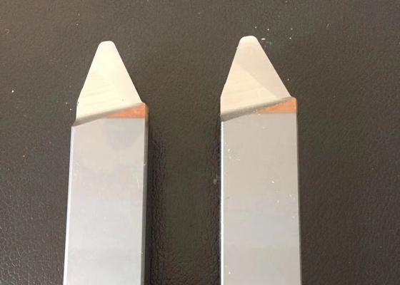 Résistance à la flexion élevée de dégrossissage de carbure de fraisage de couleur jaune enduite de coupeurs