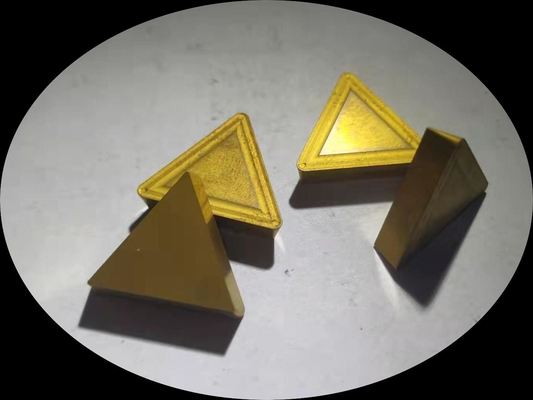Agrafe sur la couleur d'or cimentée des outils de coupe de carbure YBM251